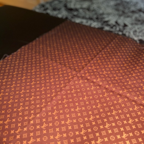 Monogram fabric 4’ x 2’ - Picture 6 of 8